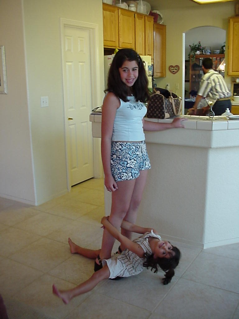 Marga and Lanie (mvc-017s.jpg)